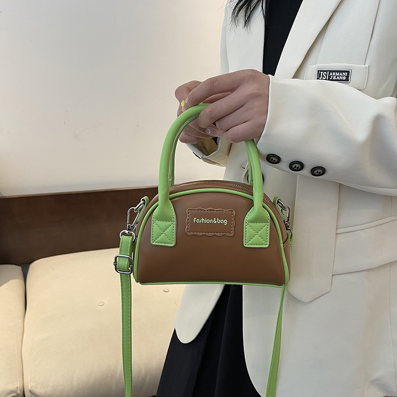 Women's Pu Leather Color Block Streetwear Sewing Thread Zipper Handbag display picture 7