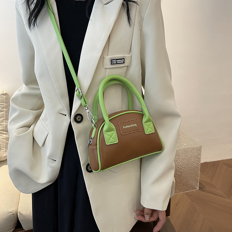 Women's Pu Leather Color Block Streetwear Sewing Thread Zipper Handbag display picture 5