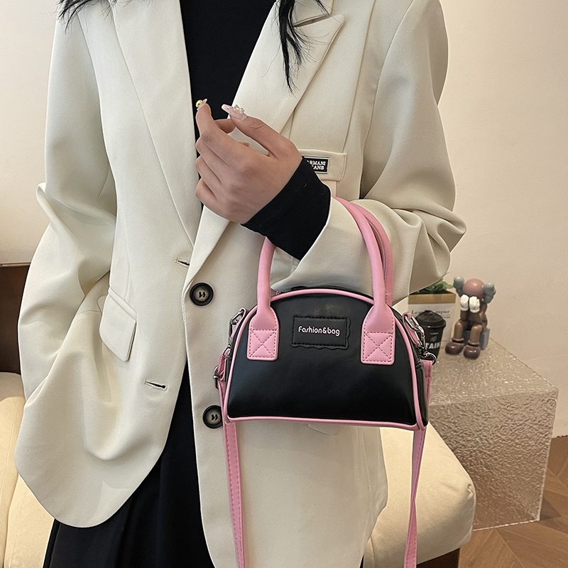 Women's Pu Leather Color Block Streetwear Sewing Thread Zipper Handbag display picture 17