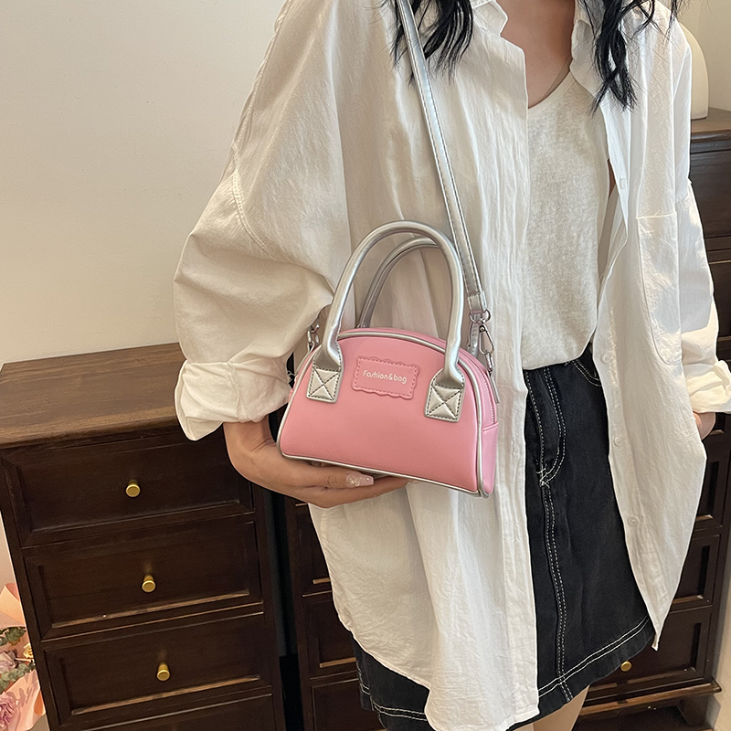 Women's Pu Leather Color Block Streetwear Sewing Thread Zipper Handbag display picture 18