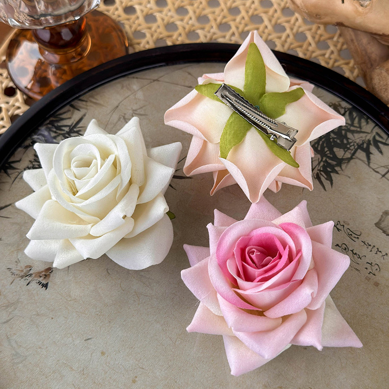 Women's Elegant Simple Style Flower Cloth Hair Clip display picture 8