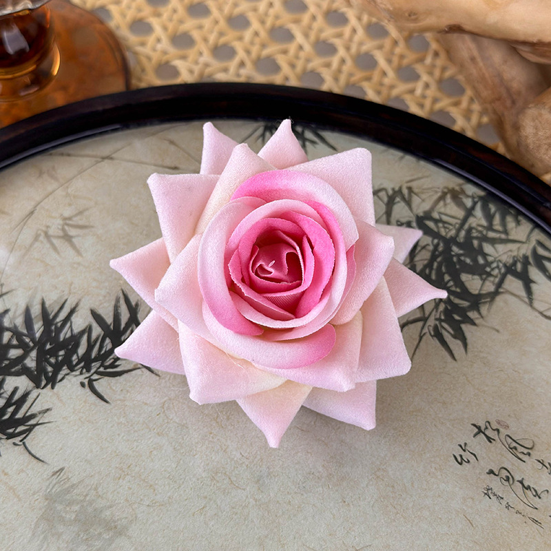 Women's Elegant Simple Style Flower Cloth Hair Clip display picture 3