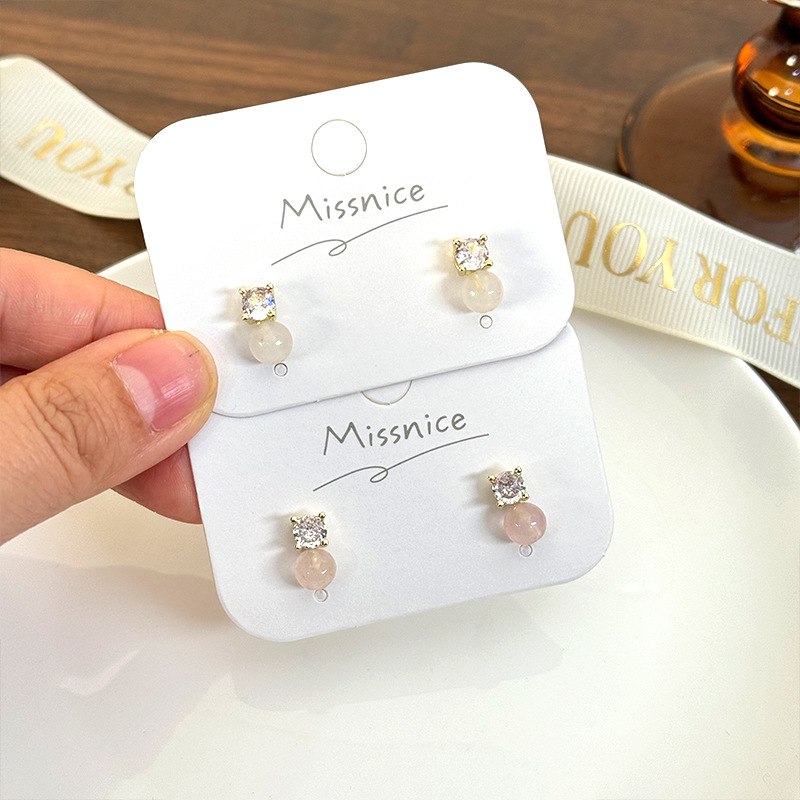1 Pair Simple Style Geometric Plating Inlay Alloy Copper Zircon Ear Studs display picture 12