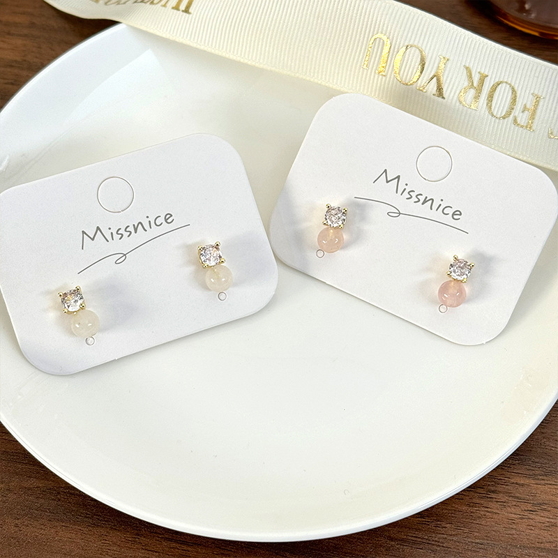 1 Pair Simple Style Geometric Plating Inlay Alloy Copper Zircon Ear Studs display picture 16