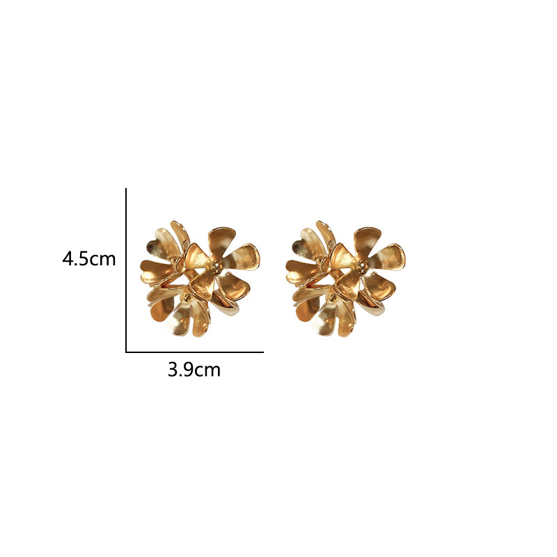 1 Pair Retro Luxurious Flower Alloy Ear Studs display picture 4