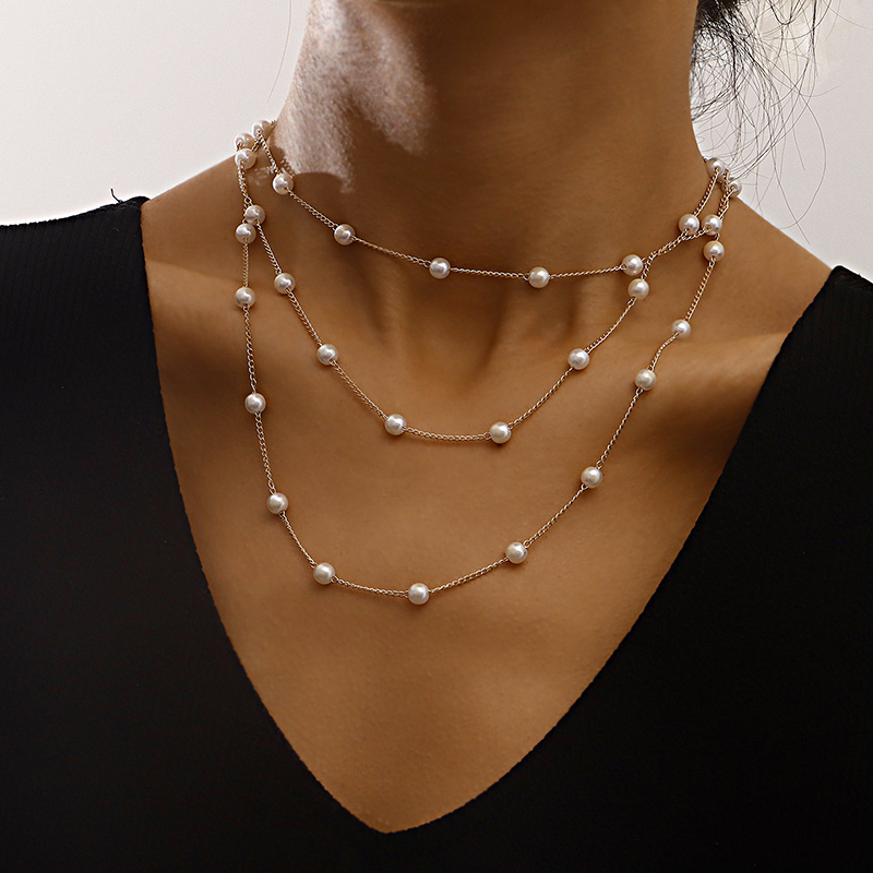 Elegant Simple Style Geometric Alloy Plastic Plastic Women's Three Layer Necklace display picture 1