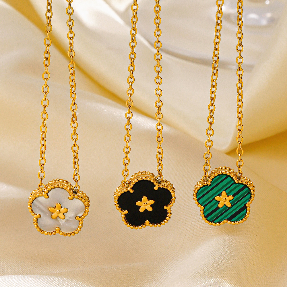 304 Stainless Steel 18K Gold Plated IG Style Inlay Flower Acrylic Necklace display picture 1