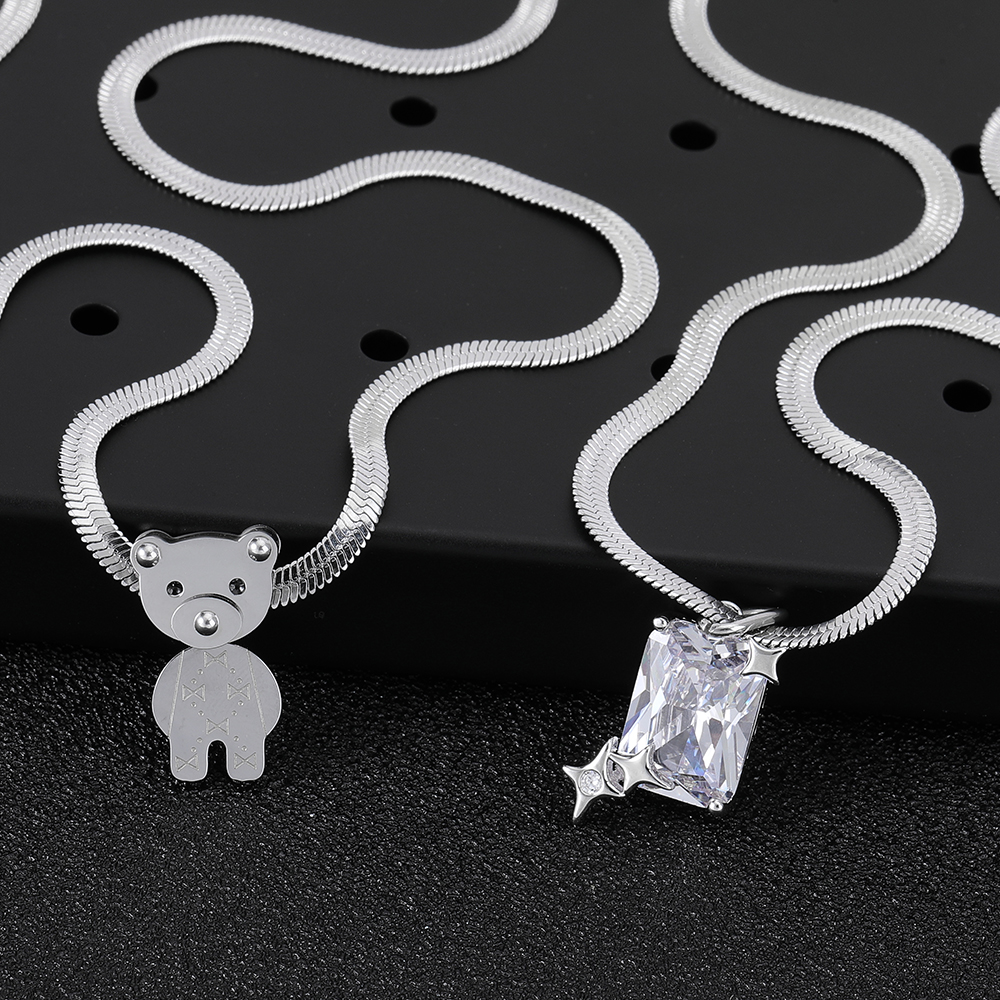 304 Stainless Steel Casual Simple Style Polishing Little Bear Zircon Pendant Necklace display picture 2