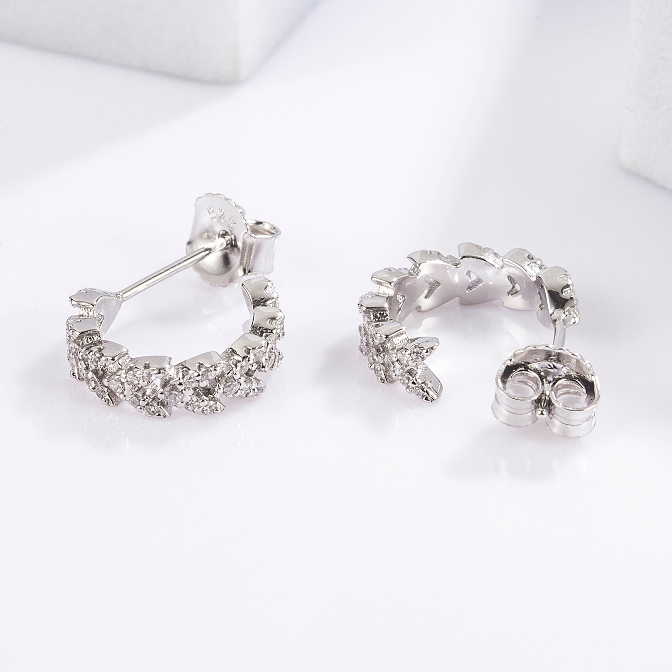1 Pair Cute Sweet Circle Snake Butterfly Plating Inlay Sterling Silver Zircon White Gold Plated Ear Studs display picture 1