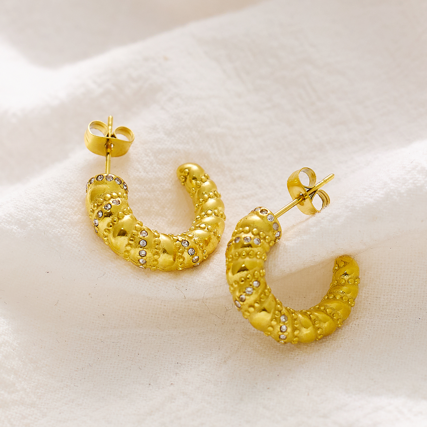 1 Pair Casual Simple Style C Shape Titanium Steel Zircon 18K Gold Plated Ear Studs display picture 3