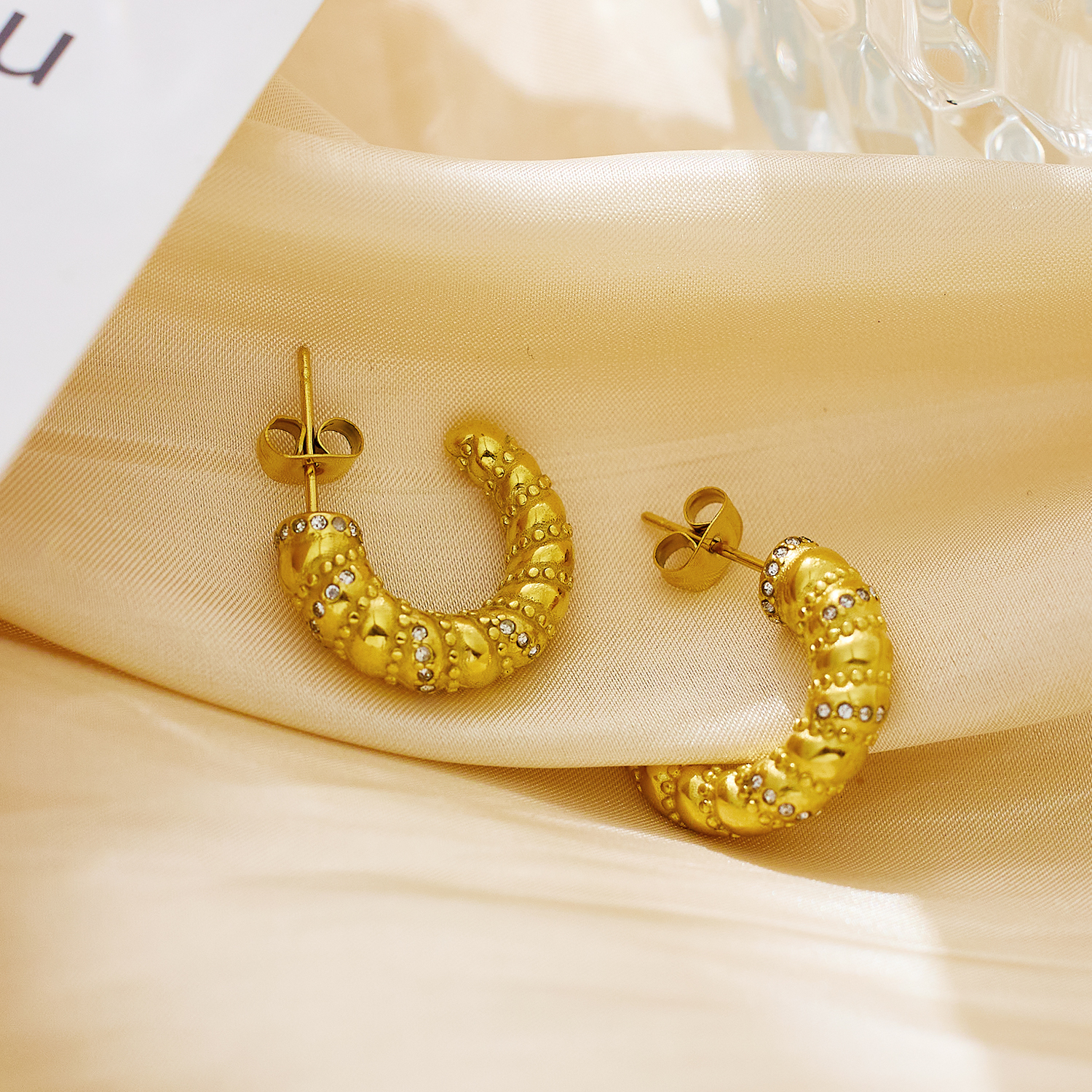 1 Pair Casual Simple Style C Shape Titanium Steel Zircon 18K Gold Plated Ear Studs display picture 4
