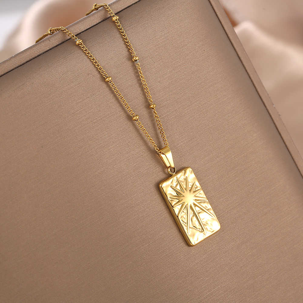 Stainless Steel 18K Gold Plated Retro Simple Style Sun Pendant Necklace display picture 4