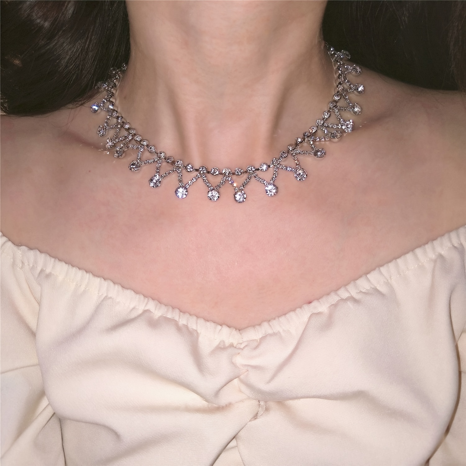Cobre Plateado Elegante Líneas Embutido Diamantes De Imitación Gargantilla display picture 4