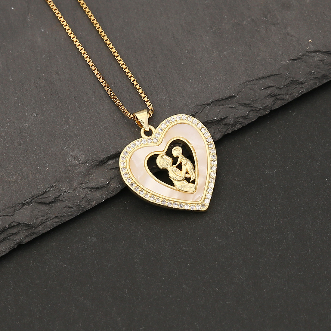 304 Stainless Steel Copper 18K Gold Plated Simple Style Classic Style Plating Heart Shape Zircon Pendant Necklace display picture 23