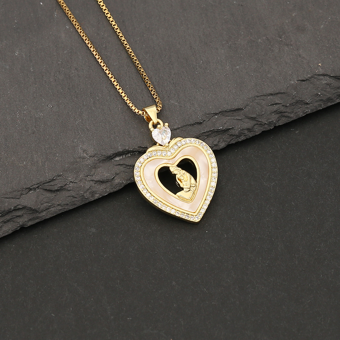 304 Stainless Steel Copper 18K Gold Plated Simple Style Classic Style Plating Heart Shape Zircon Pendant Necklace display picture 22
