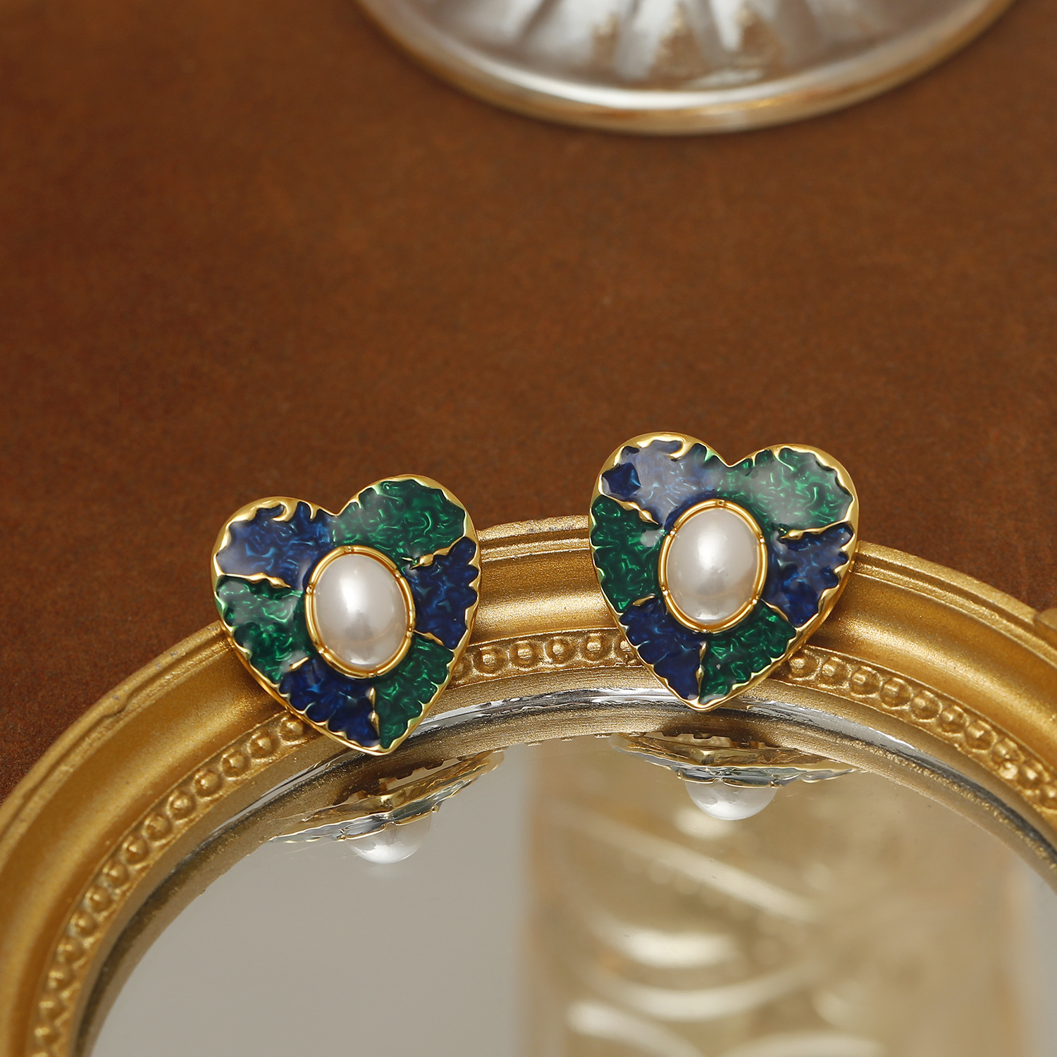 1 Paar Vintage-Stil Herzform Überzug Inlay Kupfer Perle 18 Karat Vergoldet Ohrstecker display picture 5