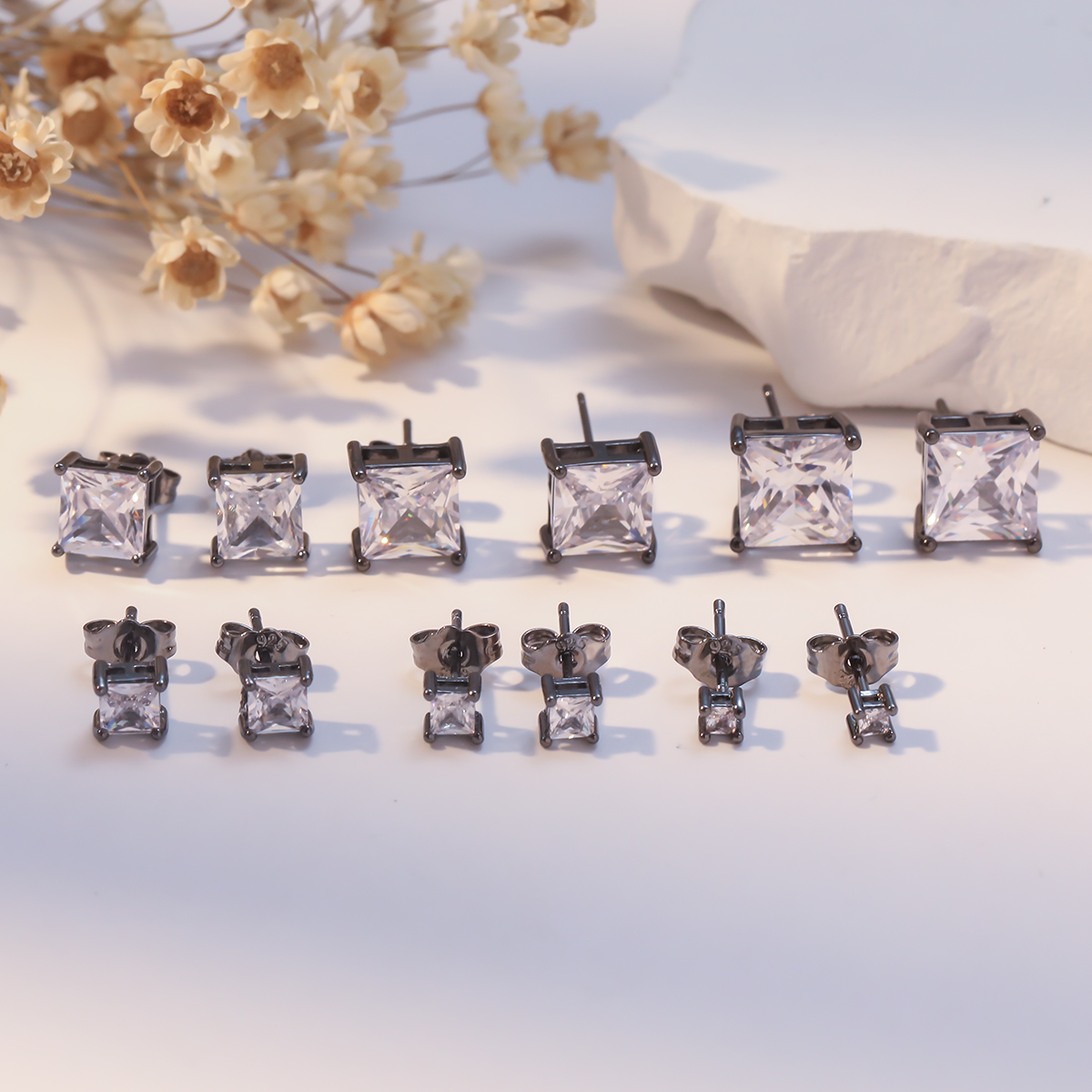 1 Pair Elegant Solid Color Square Plating Inlay Copper Zircon Ear Studs display picture 3