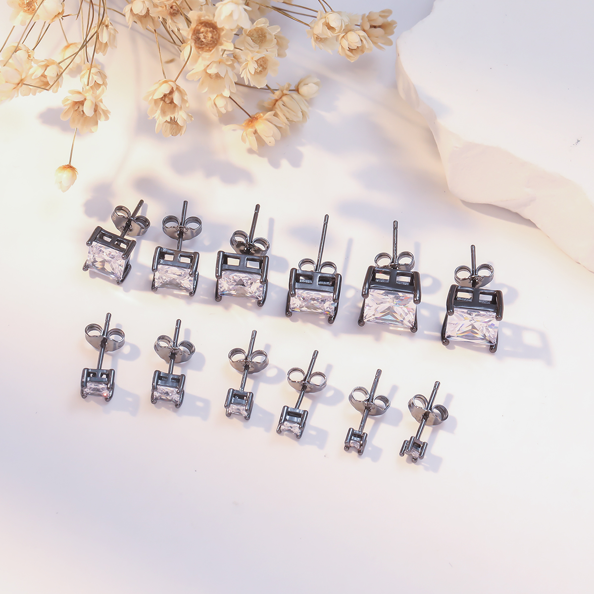 1 Pair Elegant Solid Color Square Plating Inlay Copper Zircon Ear Studs display picture 4