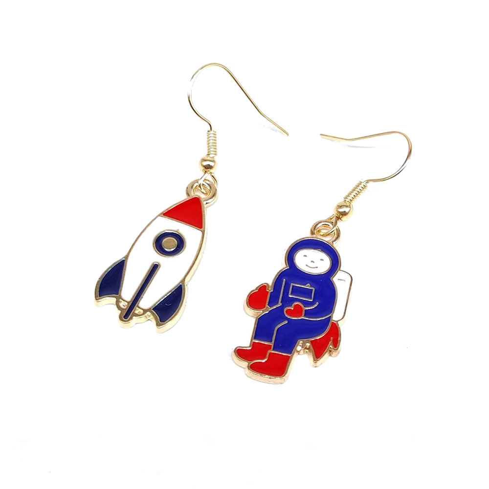 1 Pair Elegant Modern Style Astronaut Rocket Enamel Plating Alloy Gold Plated Drop Earrings display picture 2