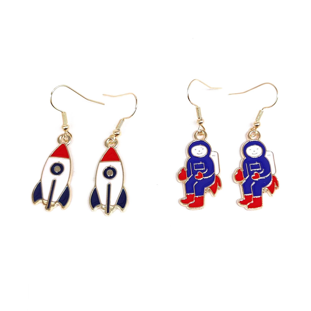 1 Pair Elegant Modern Style Astronaut Rocket Enamel Plating Alloy Gold Plated Drop Earrings display picture 5