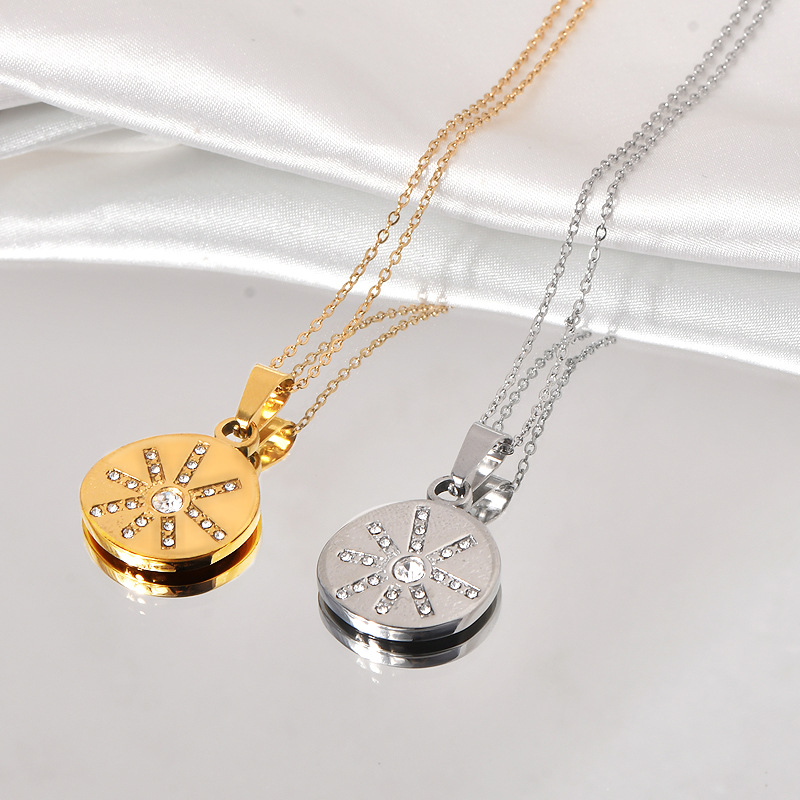 304 Stainless Steel Titanium Steel Simple Style Inlay Star Zircon Pendant Necklace display picture 3