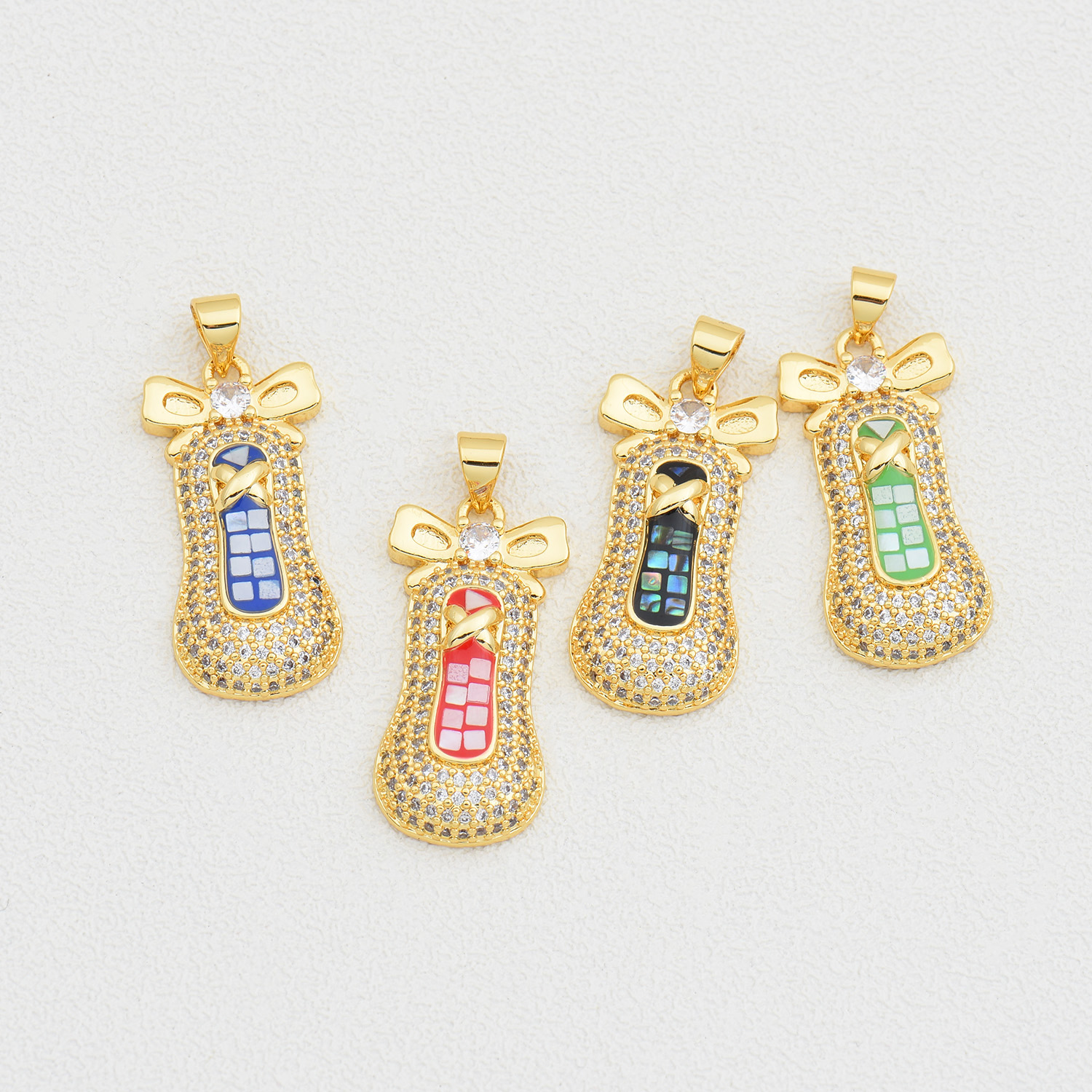 1 Piece 13*28mm Copper Shell Zircon 18K Gold Plated Shoe Polished Pendant display picture 2