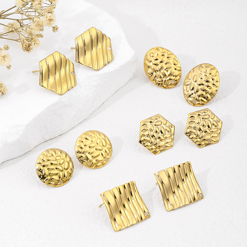 1 Pair Vacation Commute Geometric Round Asymmetrical Plating 304 Stainless Steel 18K Gold Plated Ear Studs display picture 1