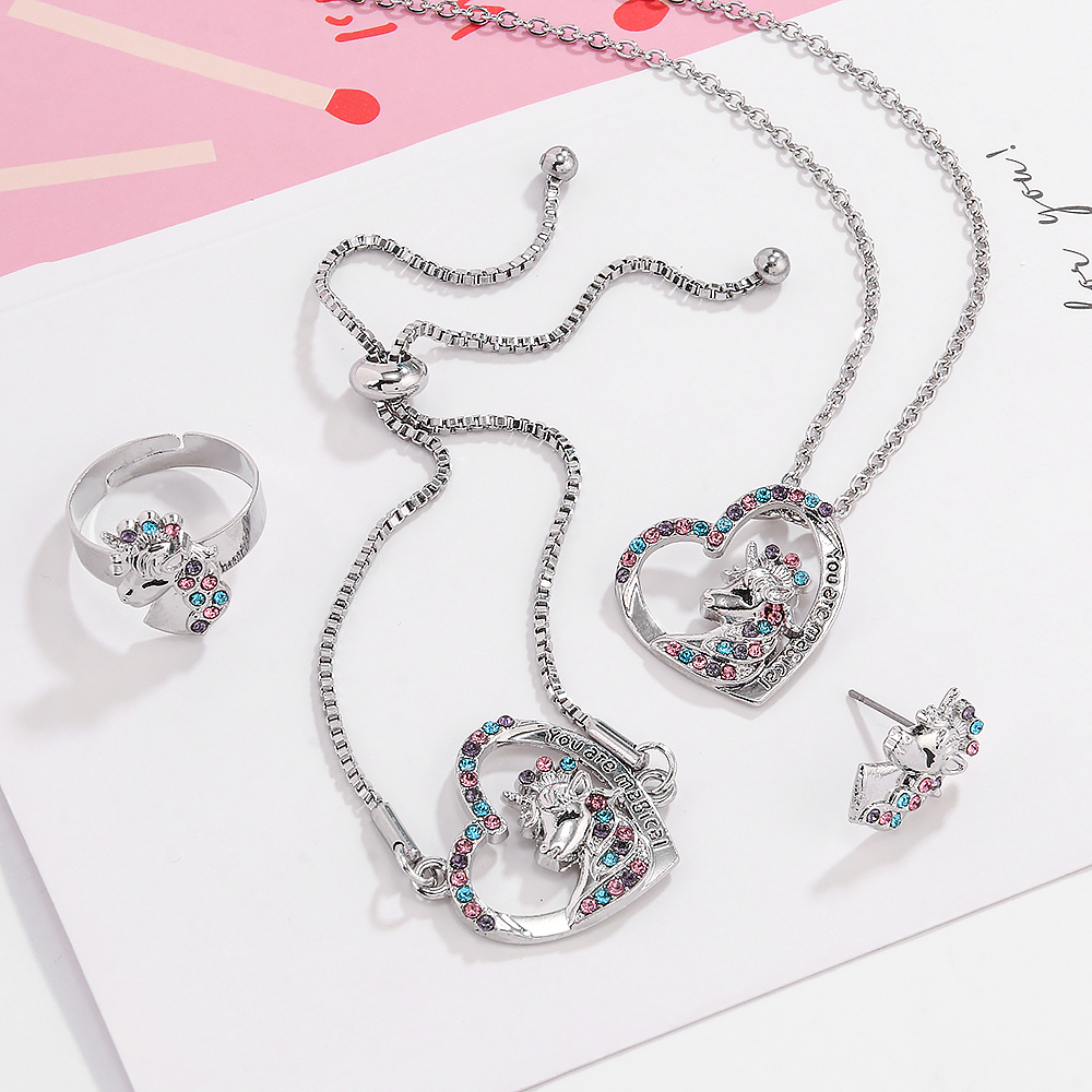 Elegante Forma De Corazón Unicornio Aleación Embutido Diamante Artificial Mujeres Conjunto De Joyas display picture 1