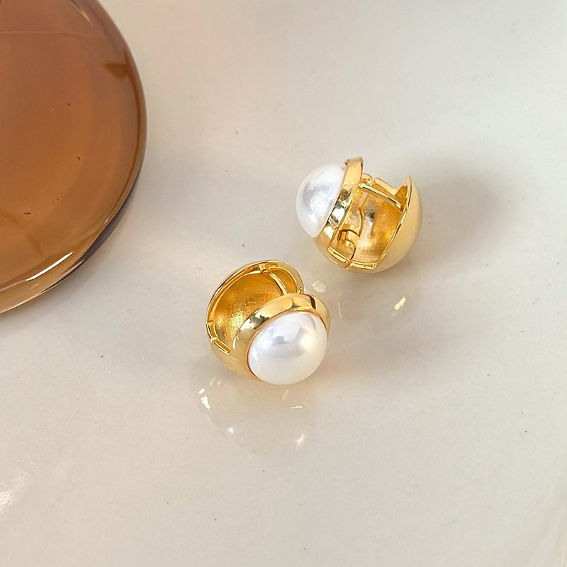 1 Pair Casual Business Simple Style Solid Color Plating Inlay Copper Artificial Pearls White Gold Plated Gold Plated Ear Cuffs display picture 10