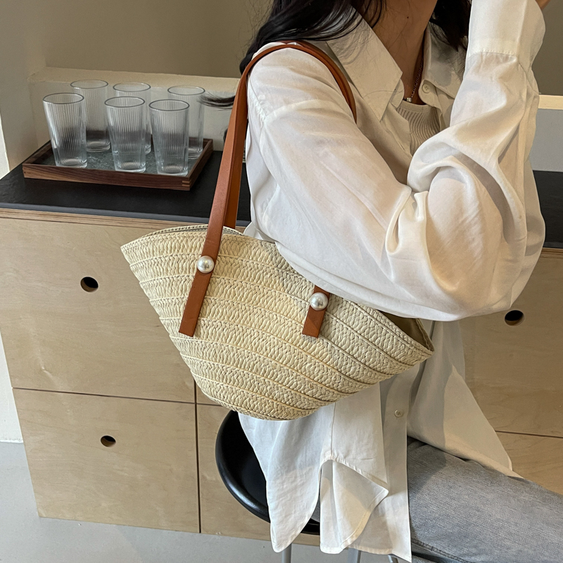 Women's Straw Solid Color Vacation Beach Sewing Thread Zipper Underarm Bag display picture 18