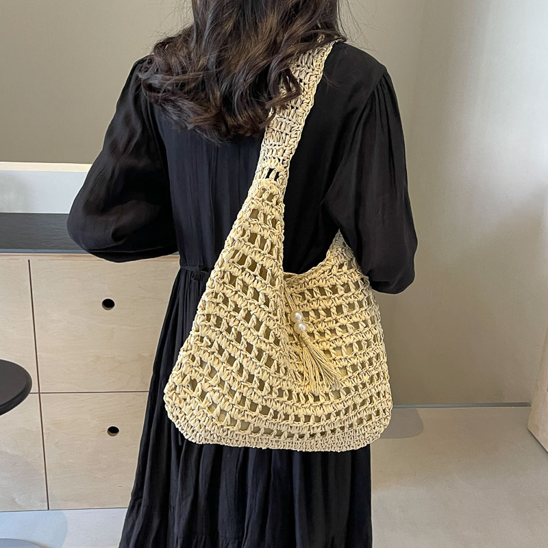 Women's Straw Solid Color Vacation Ornament Zipper Underarm Bag display picture 7