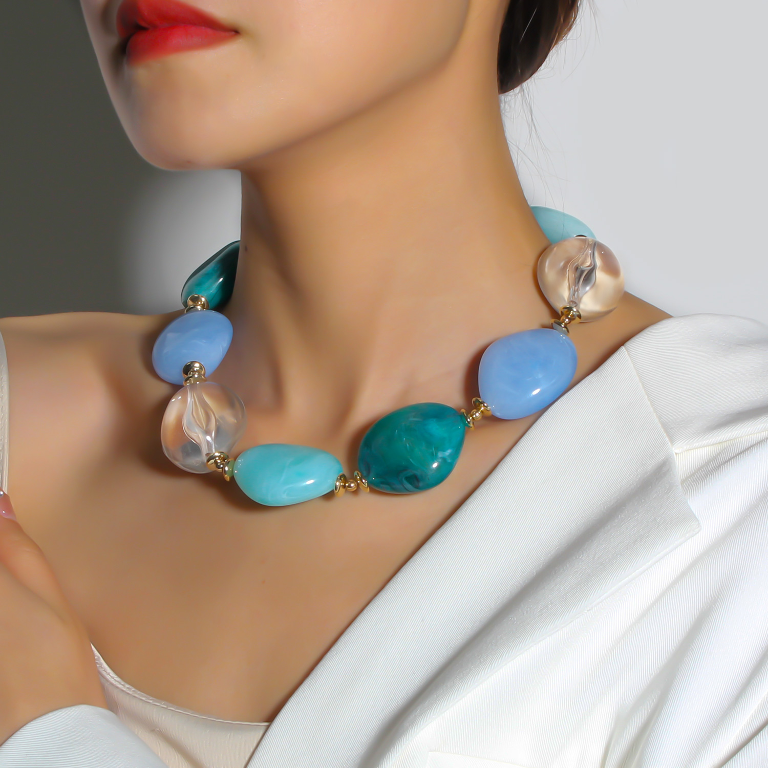 Elegant Retro Color Block Plastic Beaded Women's Necklace display picture 3