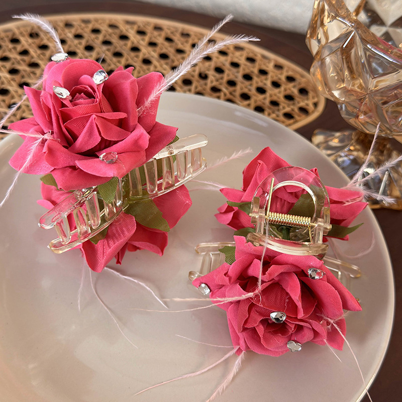 Women's Elegant Vacation Romantic Flower Arylic Cloth Flowers Hair Clip display picture 1