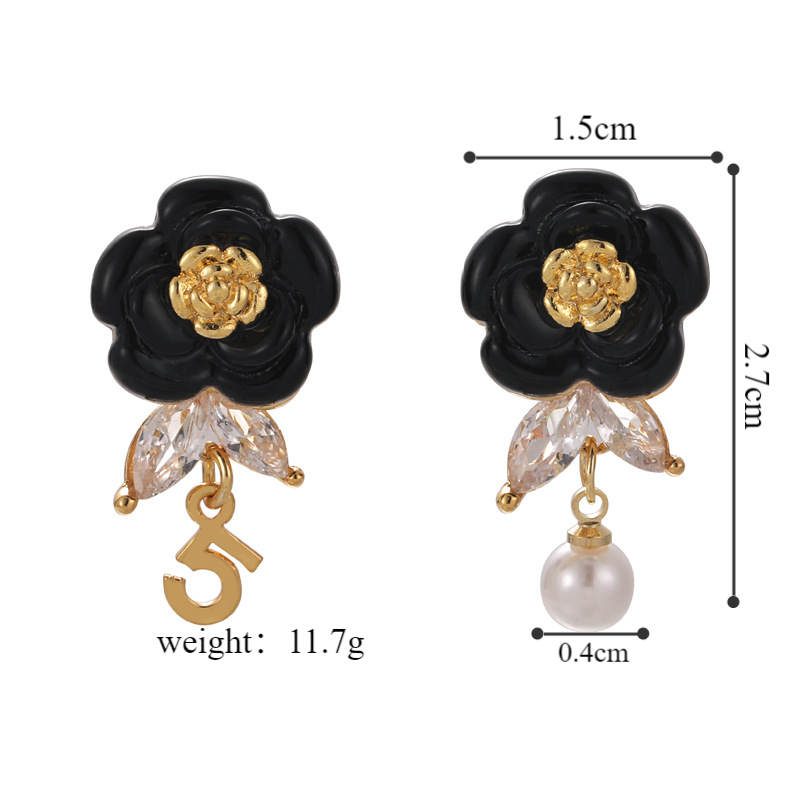 1 Pair Simple Style Classic Style Flower Plating Inlay Copper Zircon Gold Plated Drop Earrings display picture 1
