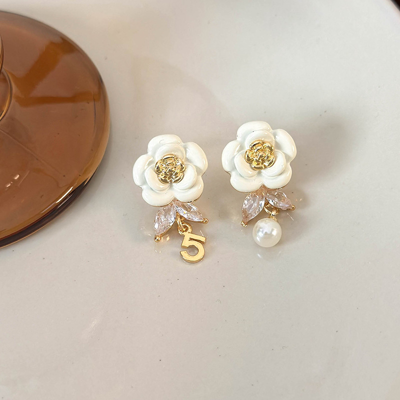 1 Pair Simple Style Classic Style Flower Plating Inlay Copper Zircon Gold Plated Drop Earrings display picture 2