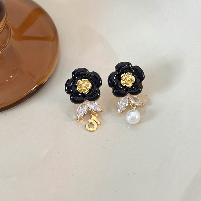 1 Pair Simple Style Classic Style Flower Plating Inlay Copper Zircon Gold Plated Drop Earrings display picture 10