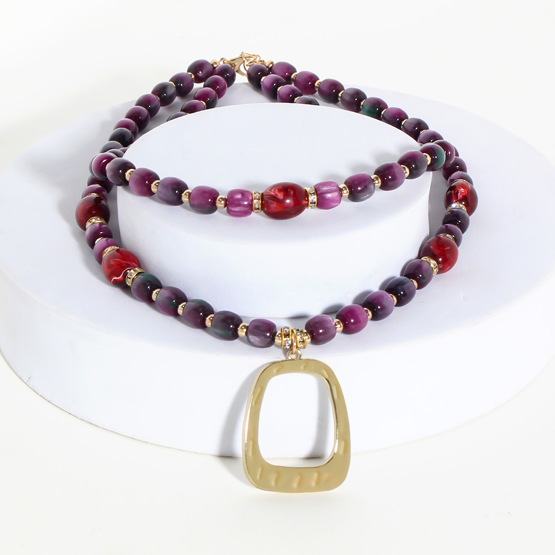 Elegant Retro Color Block Alloy Plastic Beaded Women's Layered Necklaces display picture 7