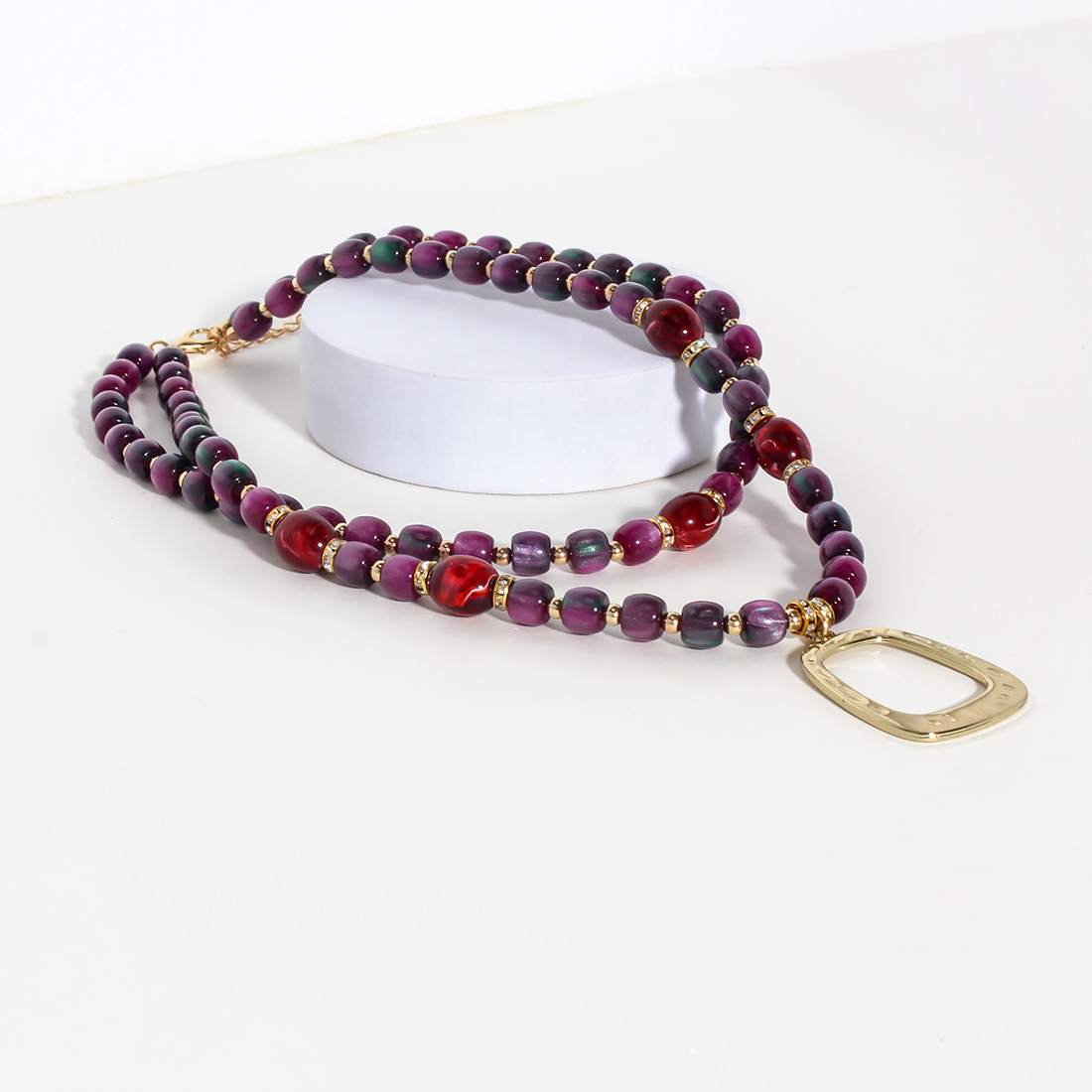 Elegant Retro Color Block Alloy Plastic Beaded Women's Layered Necklaces display picture 9
