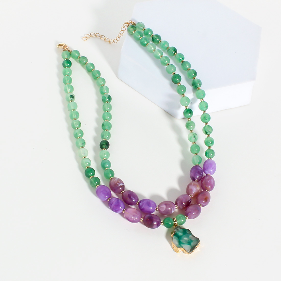Retro Exaggerated Color Block Resin Beaded Women's Layered Necklaces display picture 7