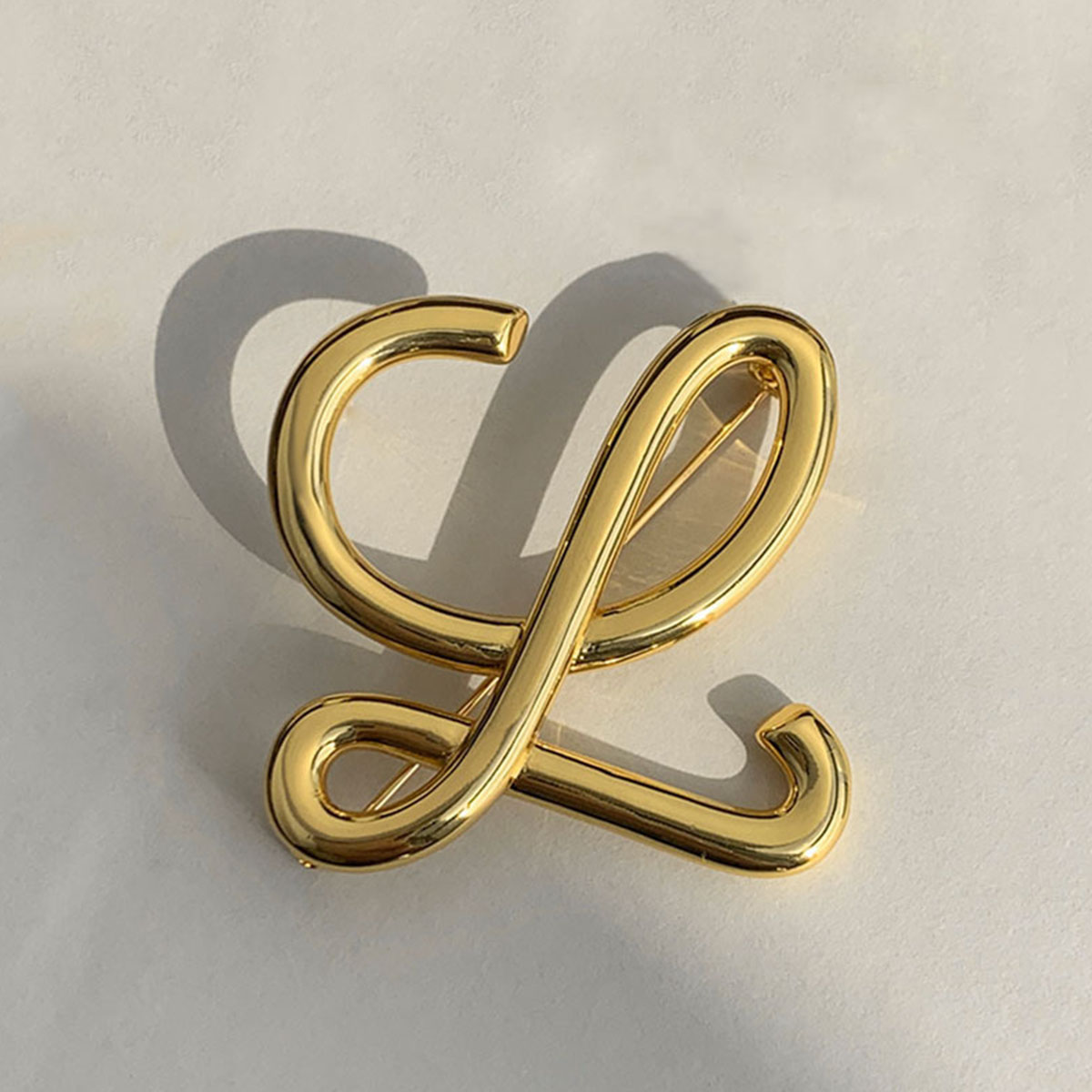 Modern Style Simple Style Cool Style Letter Copper Women's Brooches display picture 5