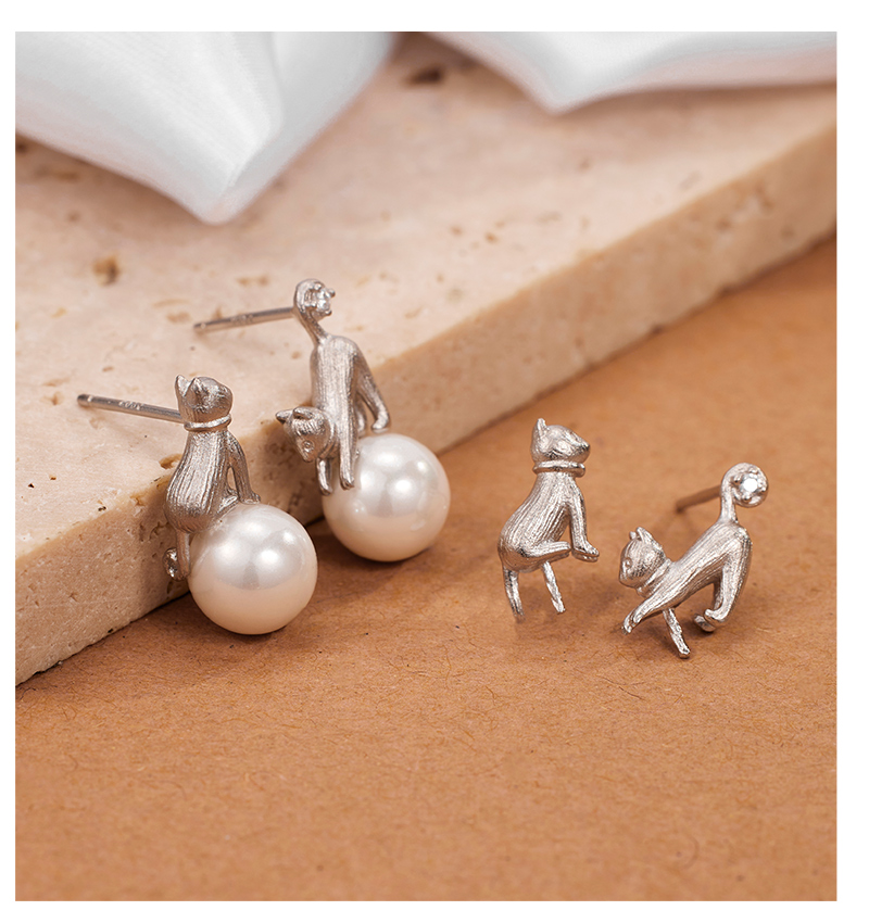 1 Pair Elegant Cute Luxurious Cat Polishing Plating Inlay Sterling Silver Artificial Pearls 18K Gold Plated White Gold Plated Ear Studs display picture 2