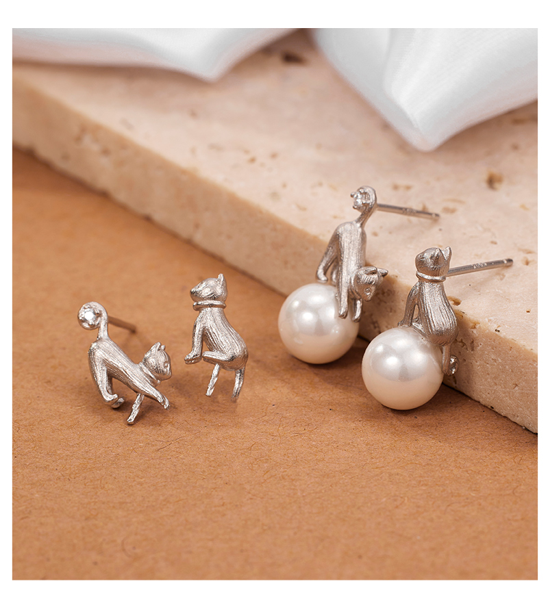 1 Pair Elegant Cute Luxurious Cat Polishing Plating Inlay Sterling Silver Artificial Pearls 18K Gold Plated White Gold Plated Ear Studs display picture 8