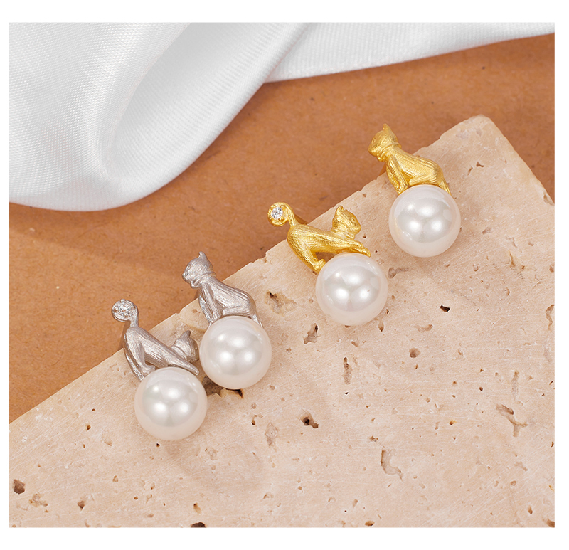 1 Pair Elegant Cute Luxurious Cat Polishing Plating Inlay Sterling Silver Artificial Pearls 18K Gold Plated White Gold Plated Ear Studs display picture 1
