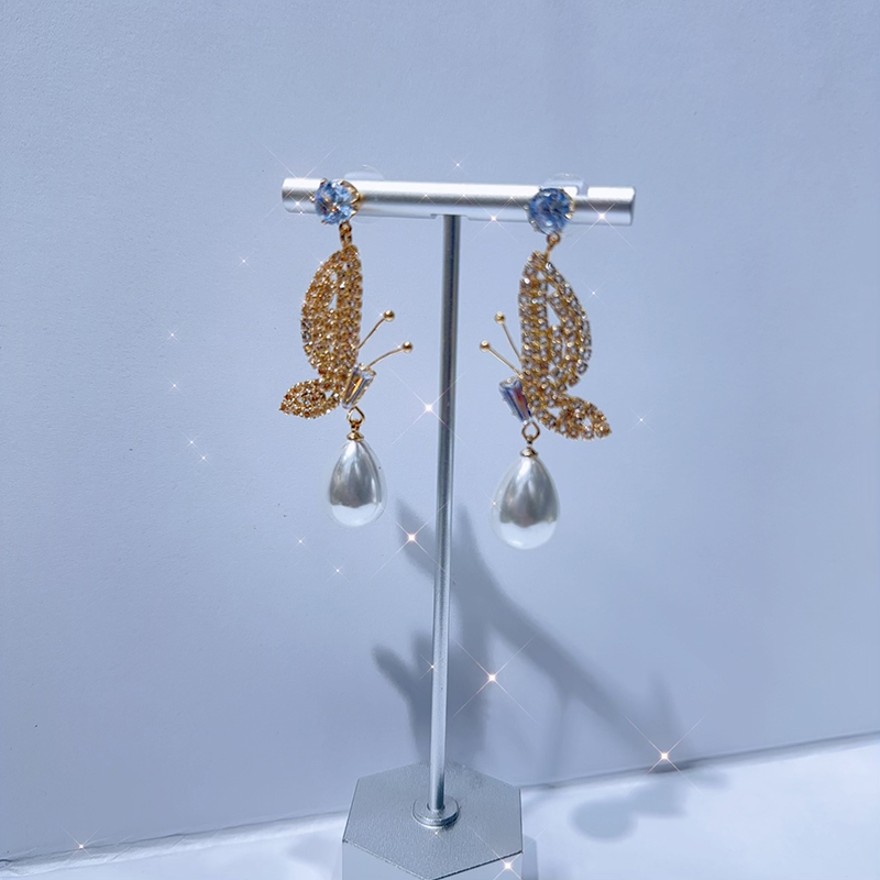 1 Pair Simple Style Classic Style Butterfly Plating Inlay Brass Rhinestones Zircon Gold Plated Drop Earrings display picture 6