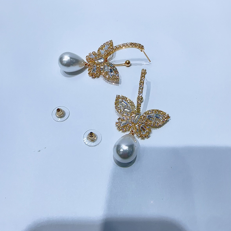 1 Pair Simple Style Classic Style Butterfly Plating Inlay Brass Rhinestones Zircon Gold Plated Drop Earrings display picture 9