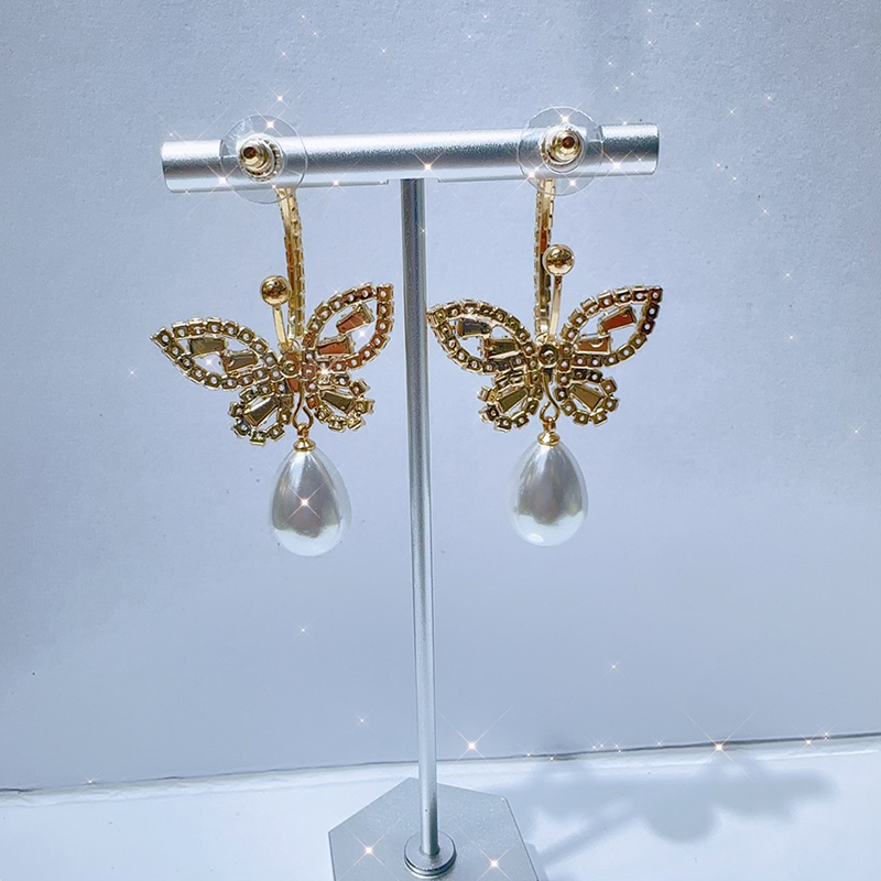1 Pair Simple Style Classic Style Butterfly Plating Inlay Brass Rhinestones Zircon Gold Plated Drop Earrings display picture 11