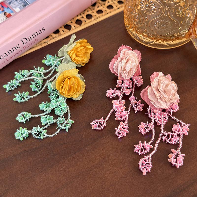 1 Pair Sweet Artistic Flower Beaded Plastic Drop Earrings display picture 4
