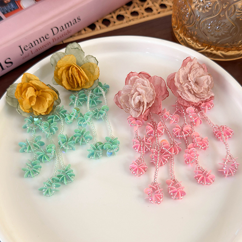 1 Pair Sweet Artistic Flower Beaded Plastic Drop Earrings display picture 6