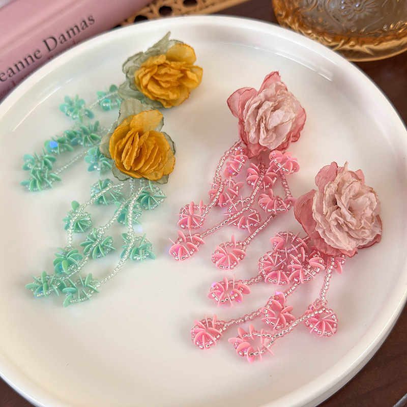 1 Pair Sweet Artistic Flower Beaded Plastic Drop Earrings display picture 7
