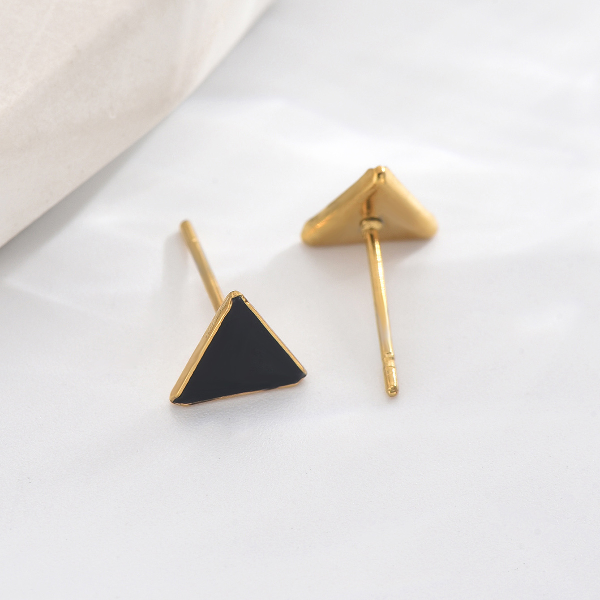 1 Pair Casual Modern Style Simple Style Triangle Enamel Plating 304 Stainless Steel 14K Gold Plated Ear Studs display picture 6